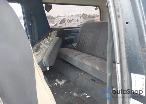 1990 Ford Bronco U100 z USA, uszkodzony, nr VIN 1FMEU15H9LLA88799